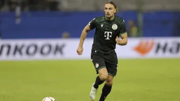 مدافع فيرينسفاروش يرد على أنباء انتقاله إلى الأهلي بطريقة غير متوقعة