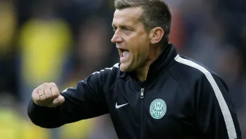 جوني مولبي | بطل أوروبا يساعد ييس توروب في تدريب الأهلي