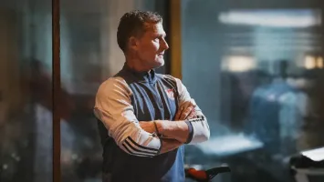 هل وصل كاي ستيفانسن مدرب حراس الأهلي الجديد؟ وموقفه من رحلة بوروندي