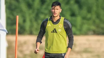 بعد جلسة خاصة مع مدير الكرة.. الأهلي يبلغ داري بقراره النهائي