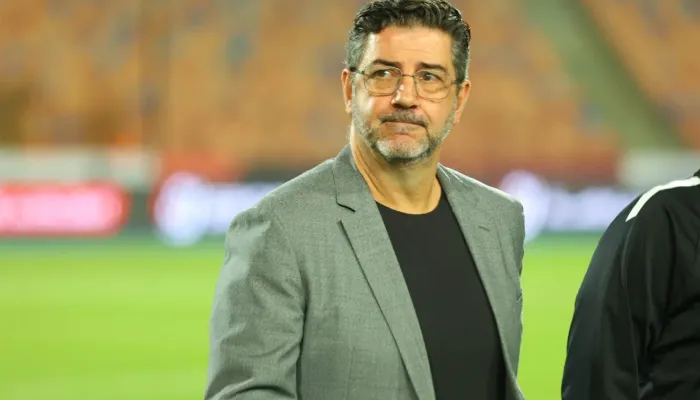 فيتوريا يربك حسابات الأهلي.. مفاجآت وكواليس جديدة في المفاوضات