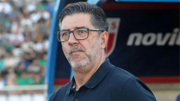 الأقرب لقيادة الأحمر.. كيف سيغير فيتوريا شكل الأهلي في الملعب؟