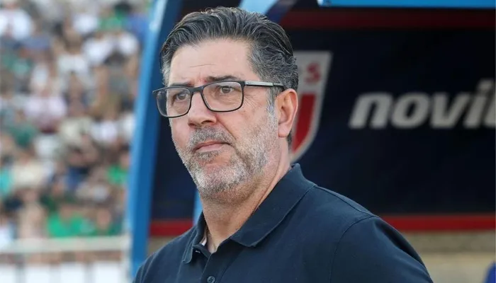 الأقرب لقيادة الأحمر.. كيف سيغير فيتوريا شكل الأهلي في الملعب؟