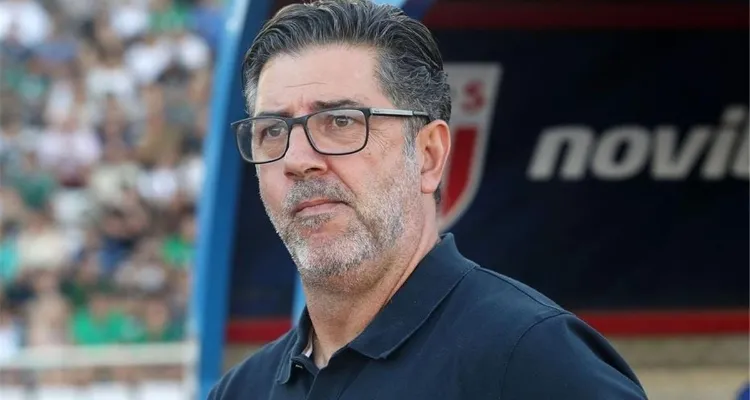 الأقرب لقيادة الأحمر.. كيف سيغير فيتوريا شكل الأهلي في الملعب؟