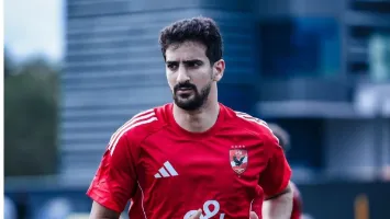 "مدرب مكسب لنا" بن رمضان يشيد بـ توروب بعد فوز الأهلي على الاتحاد السكندري