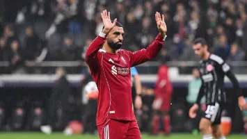 "لا عزاء للخاين".. لاعب الأهلي السابق يدعم محمد صلاح في أزمته مع ليفربول