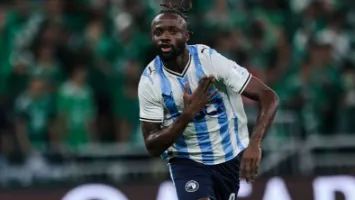 وكيله يكشف مفاجأة حول انضمام ماييلي للأهلي