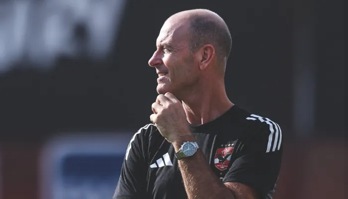 نجم الأهلي السابق ينصح توروب بعد كارثة الدفاع أمام بتروجيت