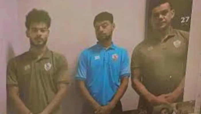 صورة ثلاثي الزمالك في مجلة الأهلي تشعل "سوشيال" الأبيض.. ورد فعل مثير للسخرية