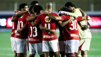 كرات ثابتة وأخطاء قاتلة.. ثغرات دفاع الأهلي تهدد حلم حصد ألقاب هذا الموسم