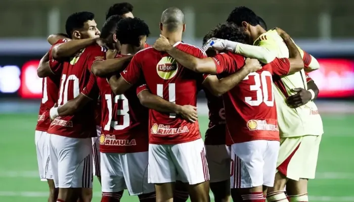 كرات ثابتة وأخطاء قاتلة.. ثغرات دفاع الأهلي تهدد حلم حصد ألقاب هذا الموسم