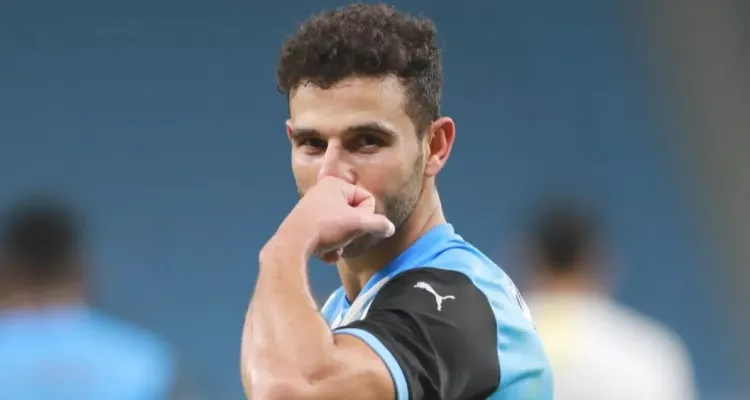 حمدي فتحي يقترب من العودة إلى الأهلي.. وعبد الحفيظ كلمة السر في الصفقة