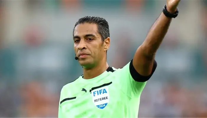 هزيمتان وسجل حافل بالفوز.. ماذا يفعل الأهلي تحت صافرة أمين عمر؟