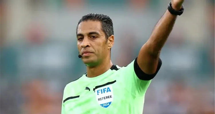 هزيمتان وسجل حافل بالفوز.. ماذا يفعل الأهلي تحت صافرة أمين عمر؟