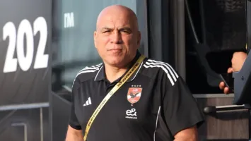 هل يكون المدرب الجديد؟.. الأهلي يتغنى بمدير فني من المدرسة الهولندية