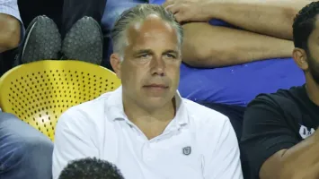 هل يصبح آرت لانجلير مدرب الأهلي الجديد؟