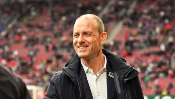 بينهم لاعبا برشلونة وريال مدريد.. نجوم دربهم جيس ثورب قبل وصوله إلى الأهلي