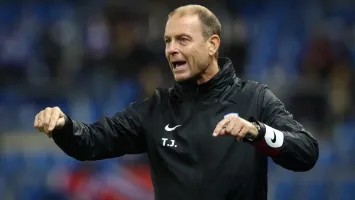 "الهدوء الذي يصنع العواصف".. كيف يفكر جيس ثورب قبل قيادة المارد الأحمر؟