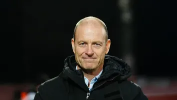 ياس سوروب يبدأ مغامرته مع الأهلي.. موعد الوصول وتفاصيل الجهاز المعاون