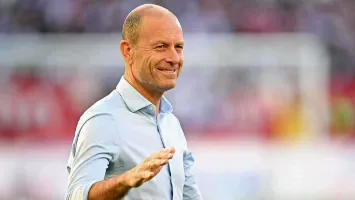 الكشف عن مساعدي ياس سوروب في الأهلي