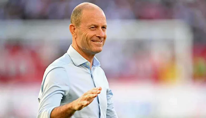 الكشف عن مساعدي ياس سوروب في الأهلي