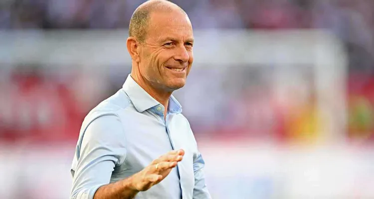 الكشف عن مساعدي ياس سوروب في الأهلي