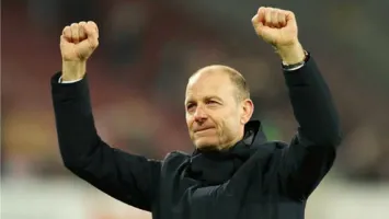 أول تعليق من ياس سوروب بعد وصوله القاهرة لقيادة الأهلي