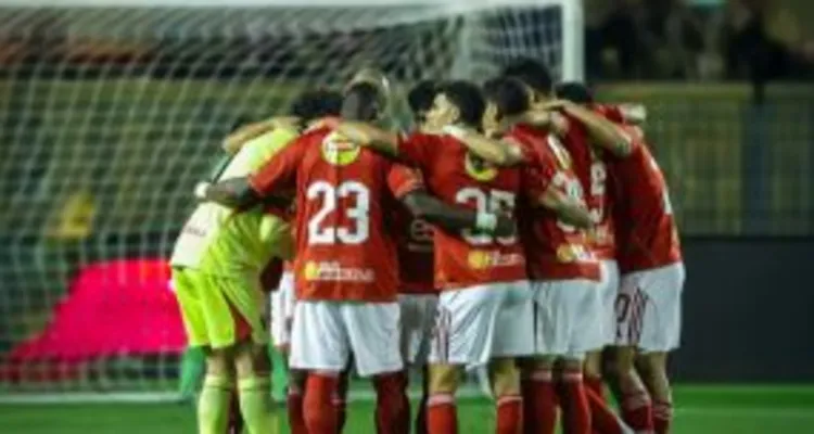 إصابة قوية لنجم الأهلي قبل مباراة المصري في الدوري