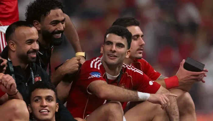 فيديو | محمد الشناوي يحتفل مع زيزو بلقب السوبر المصري برسالة ساخرة من الزمالك