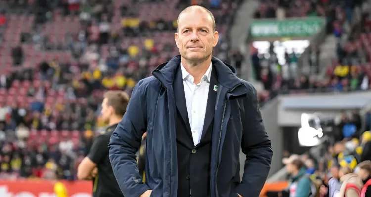 قرار مفاجئ من الأهلي بشأن عودة مدافعه السابق