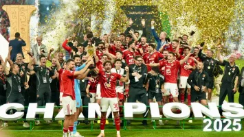 فيديو | احتفال ورقصة توروب الجنونية بلقب السوبر المصري.. مشاهد ربما لم تراها!