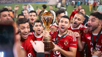 الأهلي يضاعف مكافآت اللاعبين بعد التتويج بلقب السوبر المصري.. كم حصلوا؟