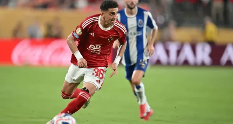 كوكا يقترب من تجديد عقده مع الأهلي.. والاحتراف الخارجي حاضر في المفاوضات