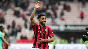 بين الأهلي ونيس.. محمد عبد المنعم يحسم قراره المنتظر بشأن العودة