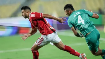 "الفرص ضاعت والروح اختفت".. شريف عبد المنعم يهاجم أداء الأهلي أمام المصري