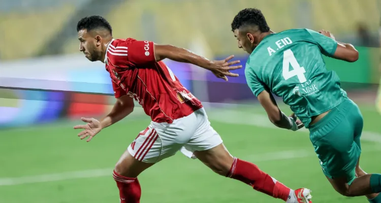 "الفرص ضاعت والروح اختفت".. شريف عبد المنعم يهاجم أداء الأهلي أمام المصري