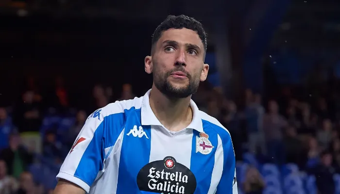 "هاتريك في 16 دقيقة".. زكريا الدهشوري قناص لاكورونيا الإسباني صفقة الأهلي المحتملة