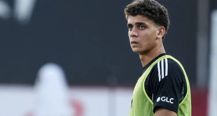 رسالة حاسمة من توروب لـ حمزة عبد الكريم قبل مواجهة الأهلي وشبيبة القبائل