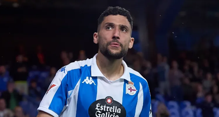 رد غير متوقع من ديبورتيفو لاكورونيا على اهتمام الأهلي بضم زكريا الدهشوري