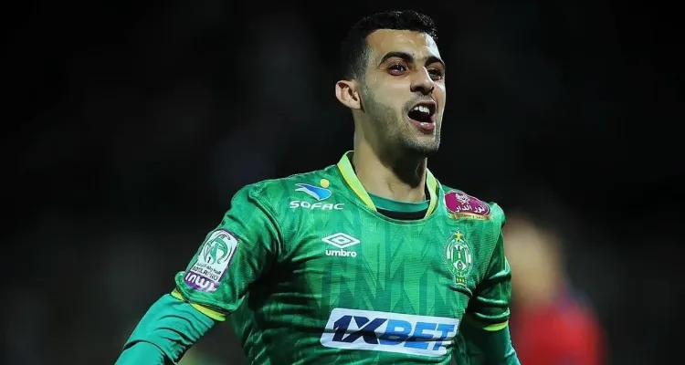 فرصة كبيرة لـ الأهلي.. تطورات رحيل يوسف بلعمري عن الرجاء المغربي