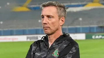 الأهلي يحسم مصير مدرب الجيش الملكي