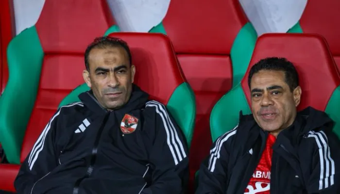 كواليس مثيرة في اجتماع سيد عبد الحفيظ مع الحكم الليبي بعد مباراة الأهلي والجيش الملكي