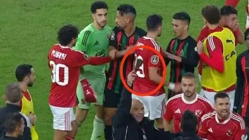 تفاصيل تقرير حكم مباراة الأهلي والجيش الملكي بعد أحداث الشغب في الرباط