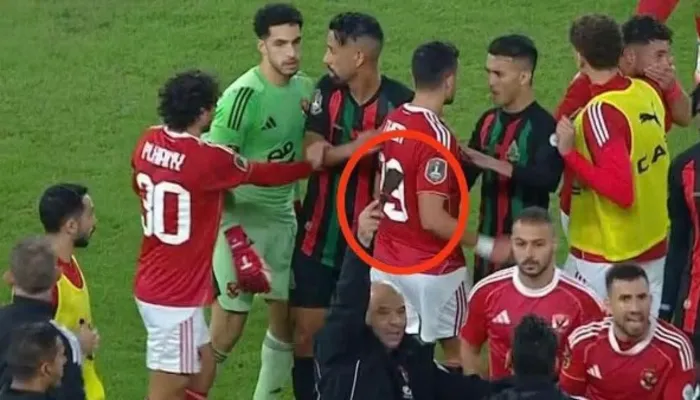 تفاصيل تقرير حكم مباراة الأهلي والجيش الملكي بعد أحداث الشغب في الرباط