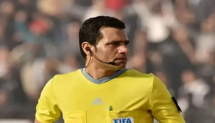 محمود البنا يوضح حقيقة استبعاده بسبب مباراة الأهلي وسيراميكا.. ويرد على صورته بالقميص الأحمر