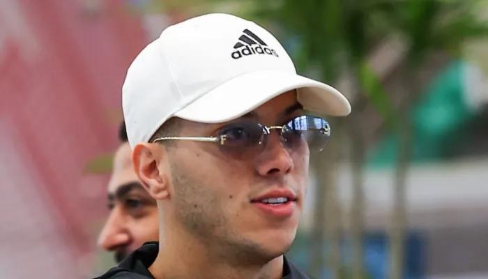 صور | رحلة الأهلي إلى الآمارات تشهد ظهور إمام عاشور الأول بعد غياب طويل