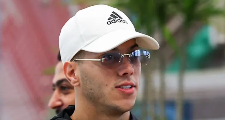 صور | رحلة الأهلي إلى الآمارات تشهد ظهور إمام عاشور الأول بعد غياب طويل