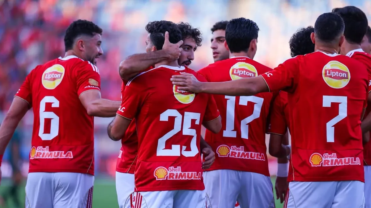 مفاجأة حول عقوبة لاعبي الأهلي بعد التعادل أمام المصري
