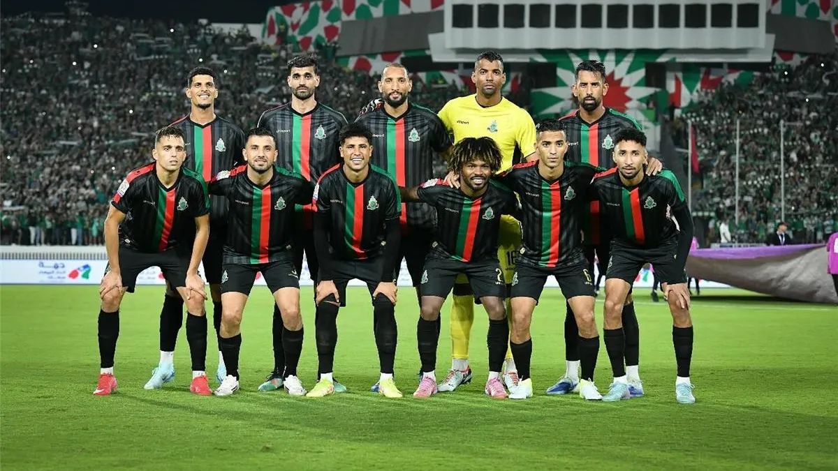 مدرب عمل بالأهلي ولاعب وسط هداف.. من هو الجيش الملكي؟
