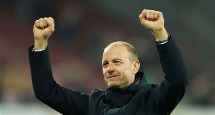 جلسة حاسمة بين سيد عبد الحفيظ وتوروب في الأهلي